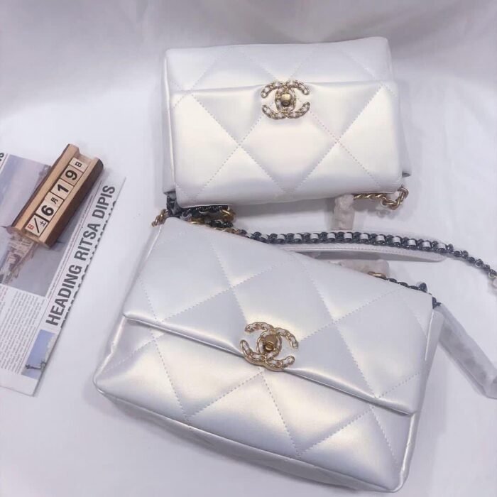 Chanel Designer Crossbody bags For Women - Image 2