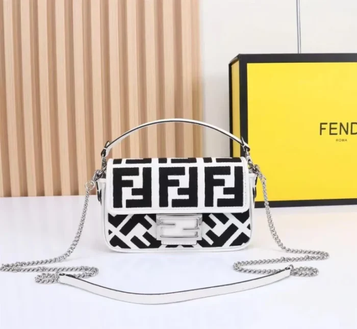 Fendi Baguette Canvas Bag - Image 3