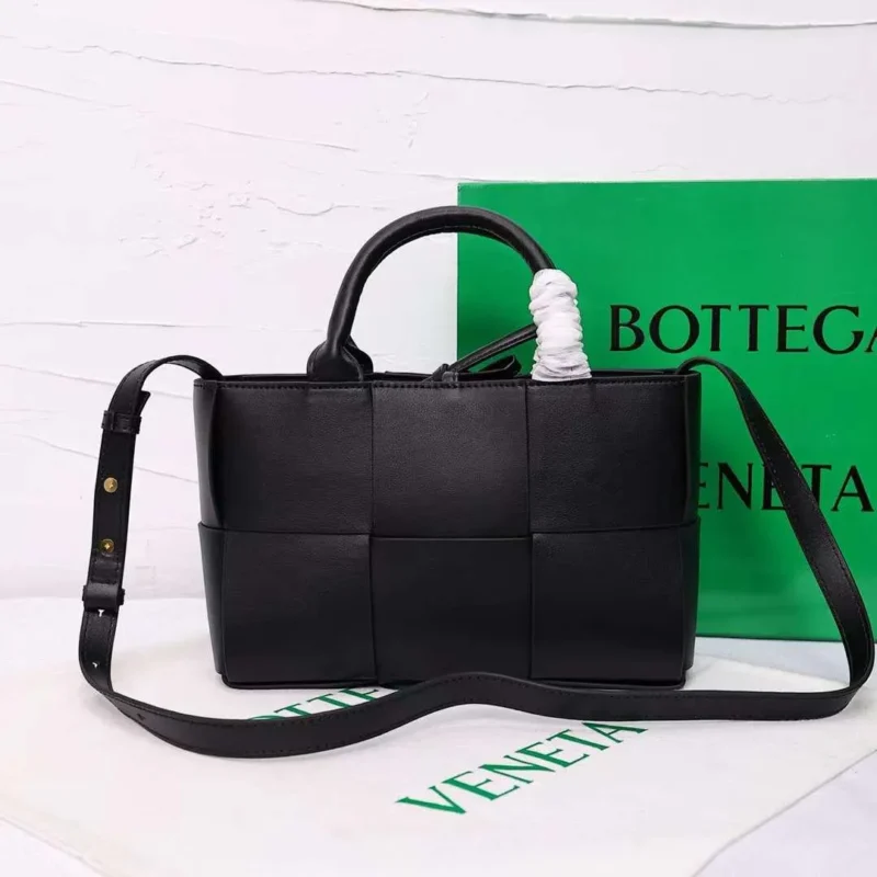 Bottega Veneta Arco Tote
