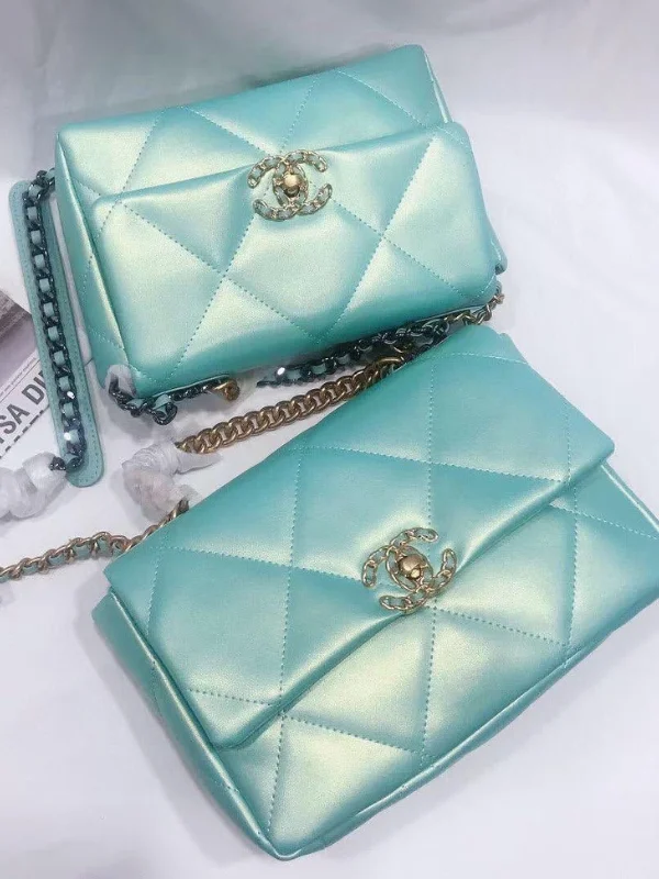 Chanel Designer Crossbody bags For Women