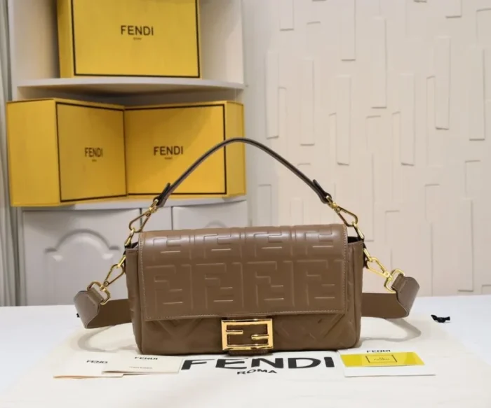 Fendi Baguette Canvas Bag - Image 9