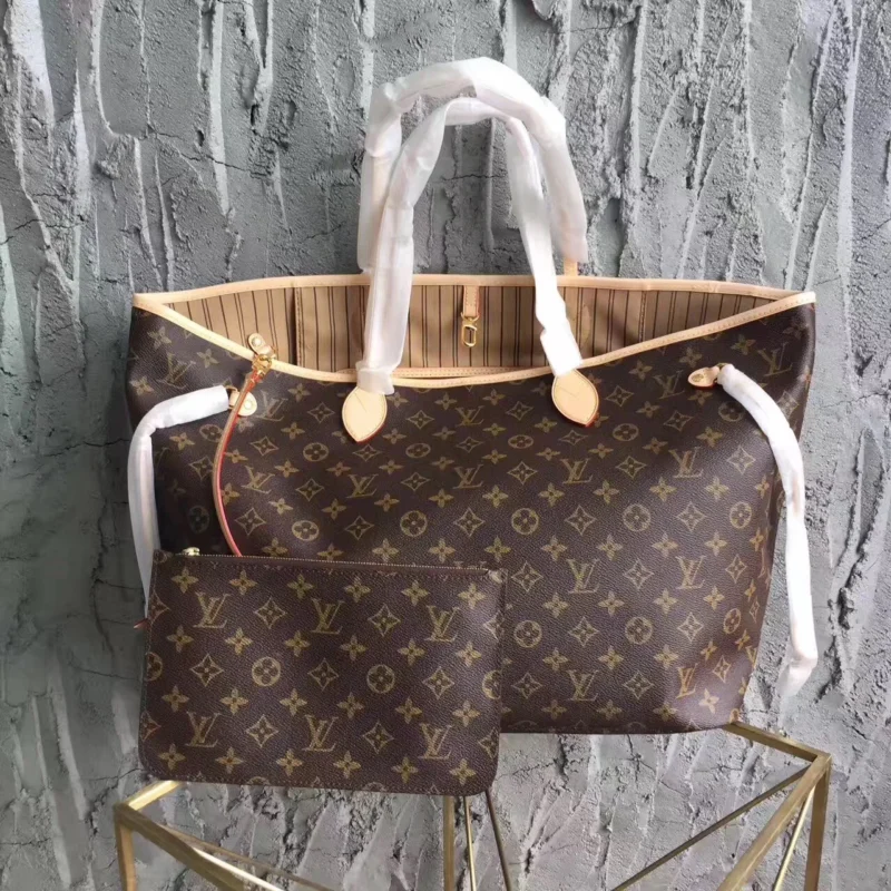 Louis Vuitton Neverfull MM Tote