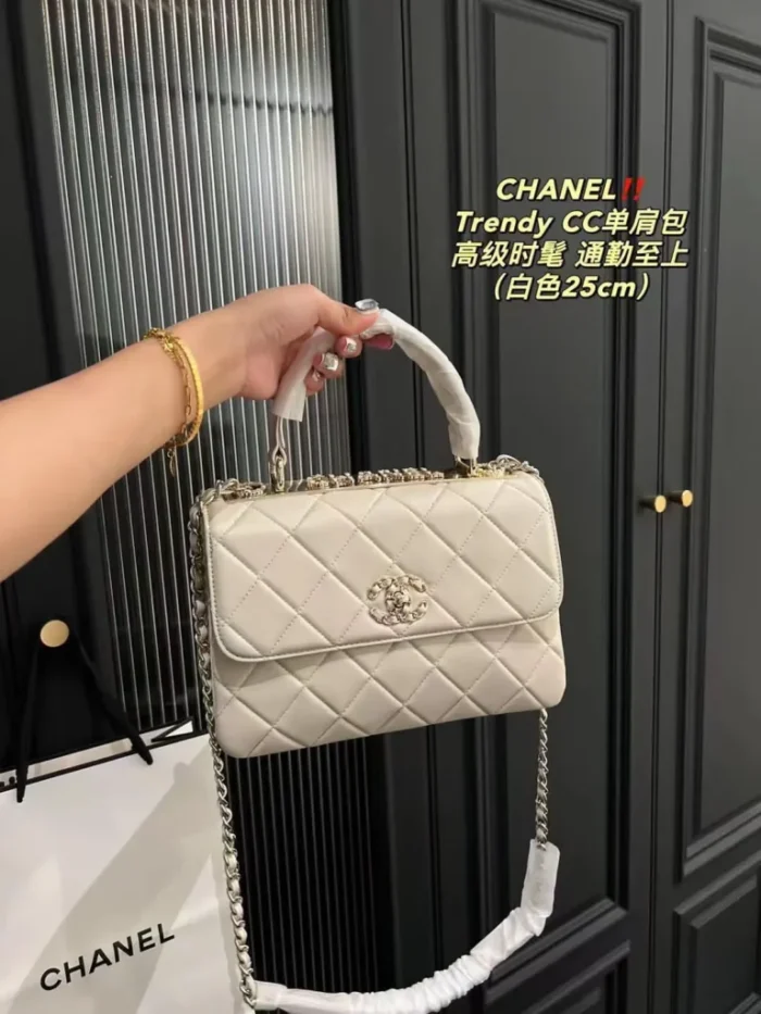 Chanel Small Coco Handle Caviar Gold Hardware Handbag - Image 5