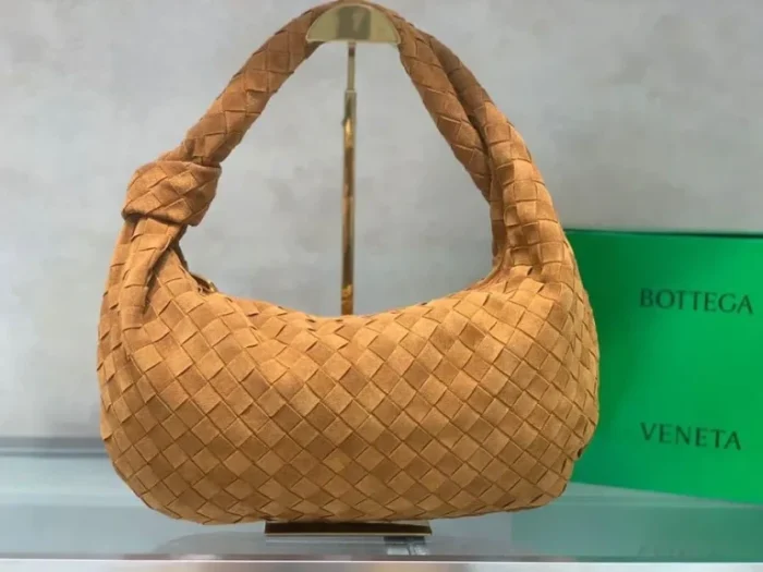 Bottega Veneta Jodie leather shoulder bag - Image 4