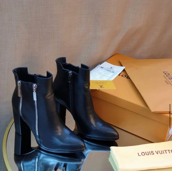 Louis Vuitton Ankle Boots black with heel