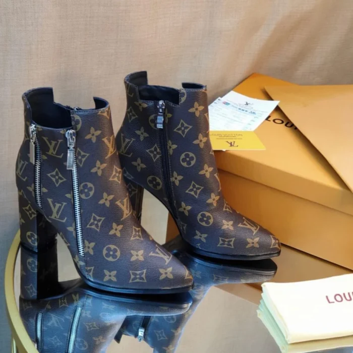 Louis Vuitton Ankle Boots with heel